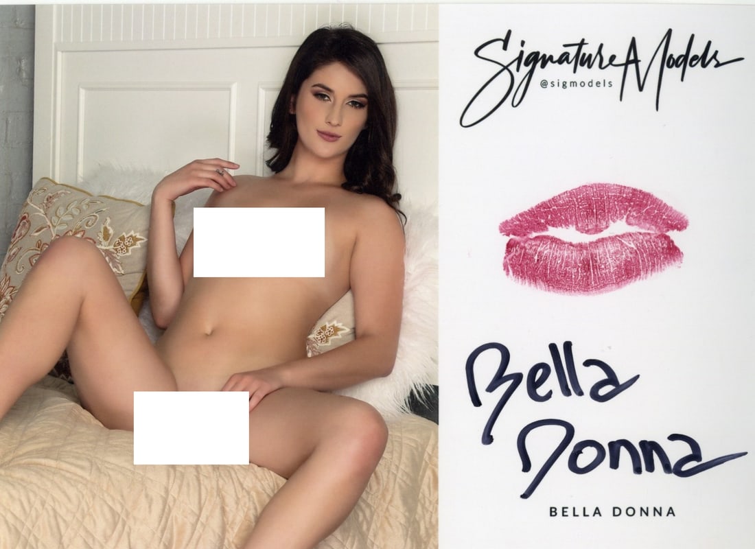Bella Donna LIP PRINT KISS CARD In Person Signed Photo: Photo size is 5x7. PRIVATE SIGNING. Popular glamour model. Color In Person Signeded very sexy NUDE portrait. This item was Signeded at an exclusive Signeding and photo shoot on September 10, 2020