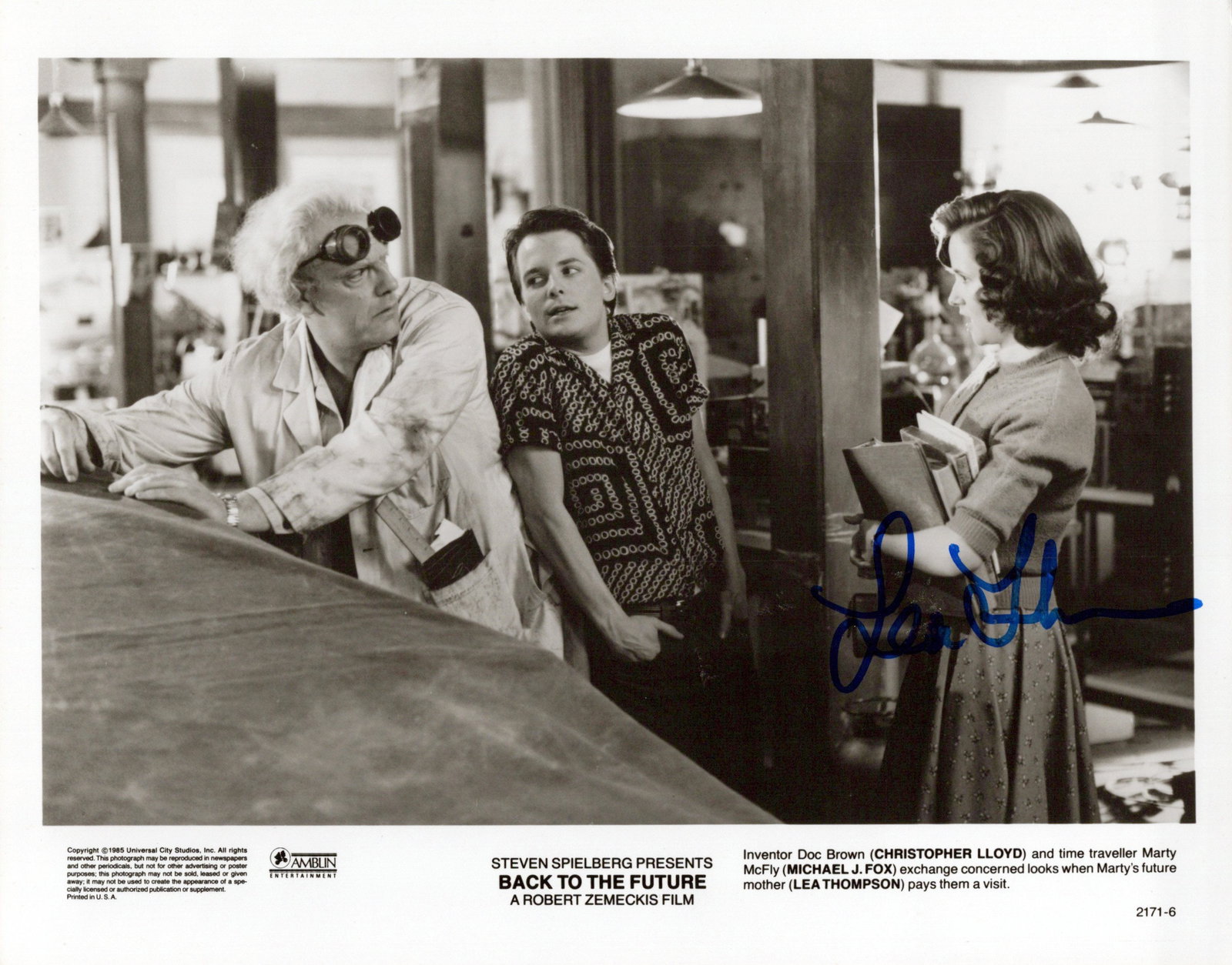 Lea Thompson BACK TO THE FUTURE In Person Signed Photo: Photo size is 8x10. Lea Thompson in person signed photo from the movie BACK TO THE FUTURE. Leah Thompson as the character Lorraine Baines