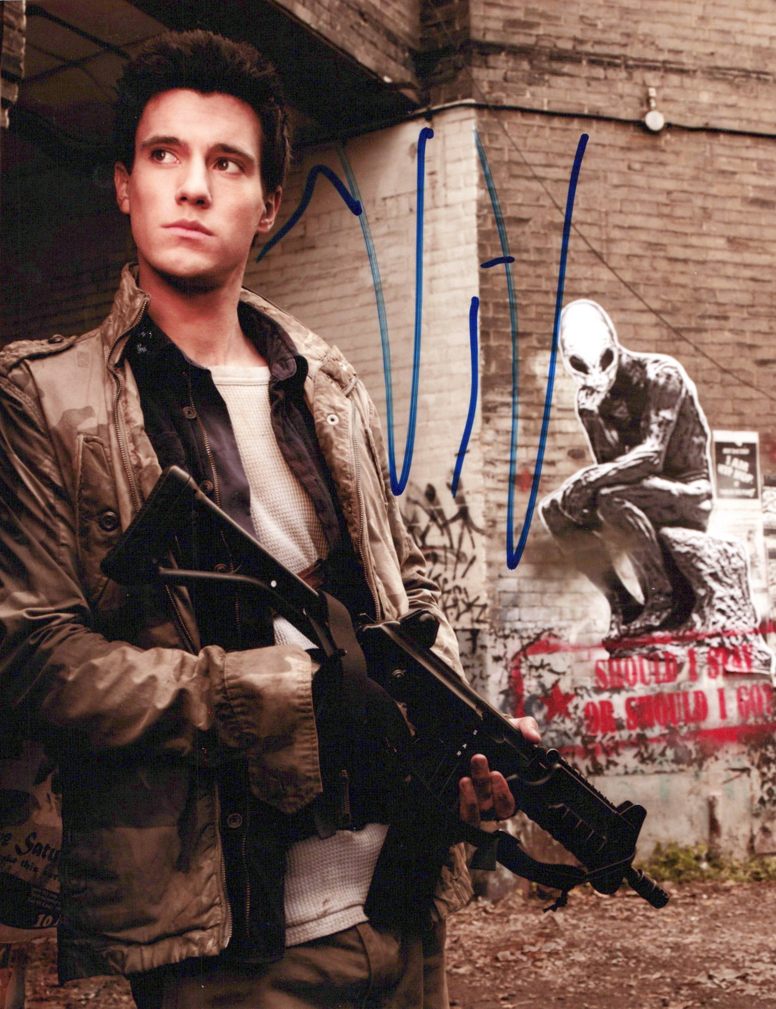 Drew Roy FALLING SKIES In Person Signed Photo (1 of 1)