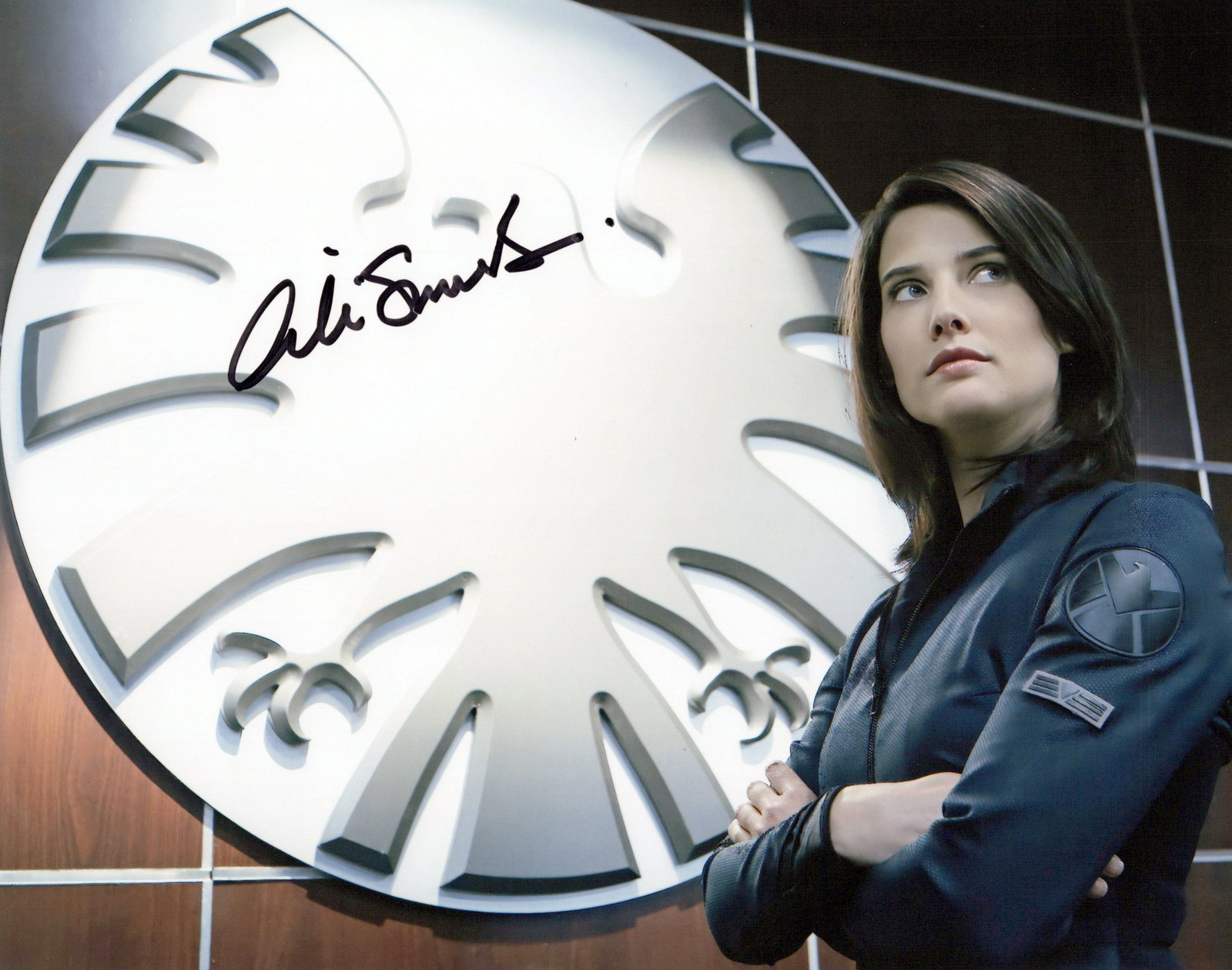Cobie Smulders THE AVENGERS In Person Signed Photo: Photo size is 8x10. Cobie Smulders in person signed photo from the movie THE AVENGERS. Cobie Smulders as the character Agent Maria Hill