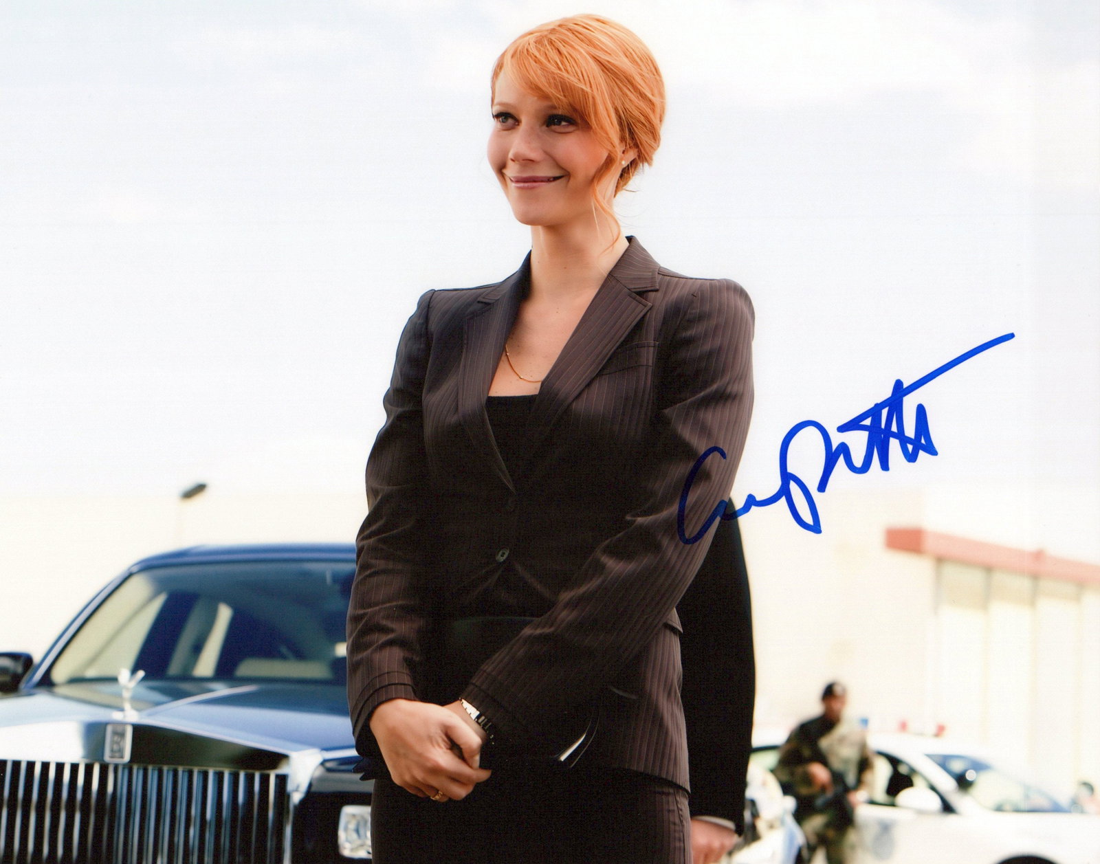 Gwyneth Paltrow IRONMAN In Person Signed Photo: Photo size is 8x10. Gwyneth Paltrow in person signed photo from the movie IRONMAN. Gwyneth Paltrow as the character Pepper Potts.