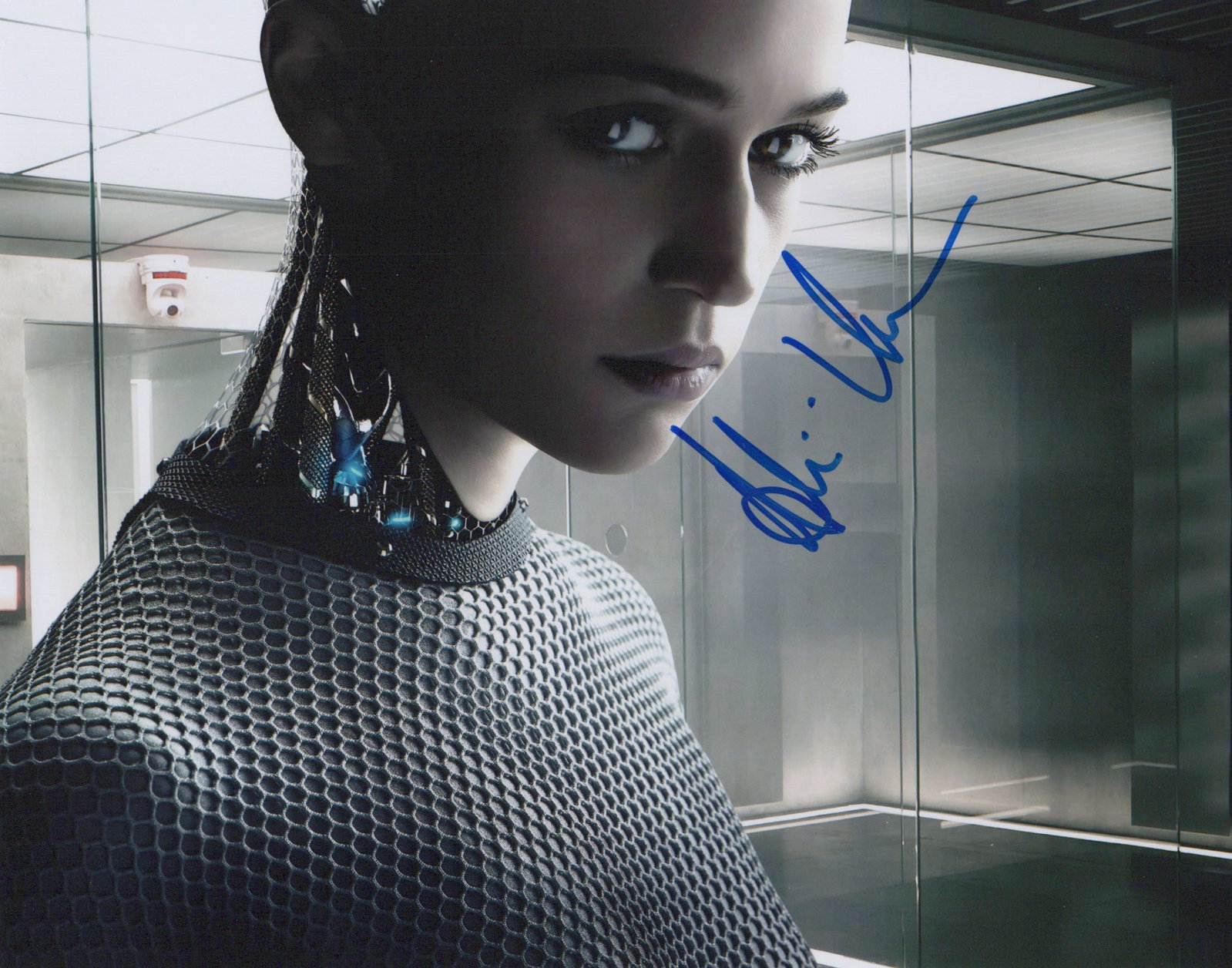 Alicia Vikander EX MACHINA In Person Signed Photo: Photo size is 8x10. Alicia Vikander in person signed photo from the movie EX MACHINA. Alicia Vikander as the character Ava
