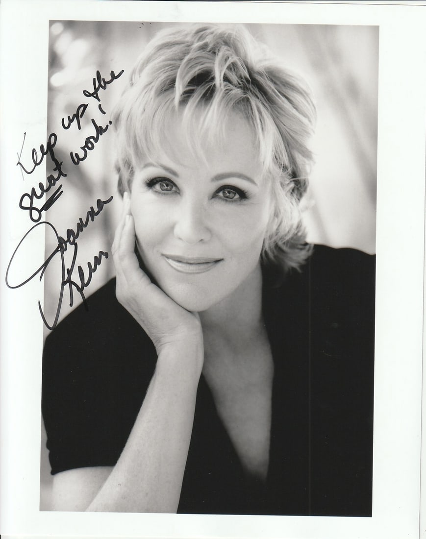 Joanna Kerns GROWING PAINS / KNOCKED UP In Person Signed Photo: Photo size is 8x10. Joanna Kerns in person signed photo. Joanna Kerns has done such TV and movies as GROWING PAINS, KNOCKED UP, and GIRL INTERRUPTED