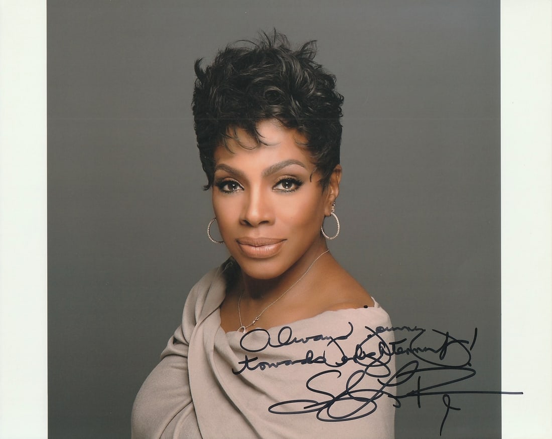 Sheryl Lee Ralph ABBOTT ELEMENTARY / DREAM GIRLS In Person Signed Photo: Photo size is 8x10. Sheryl Lee Ralph in person signed photo. Sheryl Lee Ralph has done such TV and movies as ABBOTT ELEMENTARY, DREAM GIRLS, and OLIVER AND COMPANY