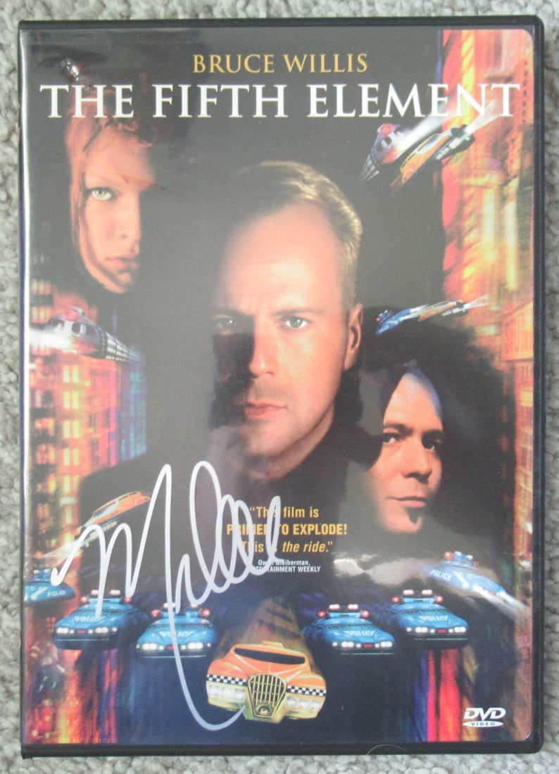 Milla Jovovich FIFTH ELEMenT In Person Signed DVD: Milla Jovovich in person signed DVD. Slim case. DVD in very good condition. NO scratches