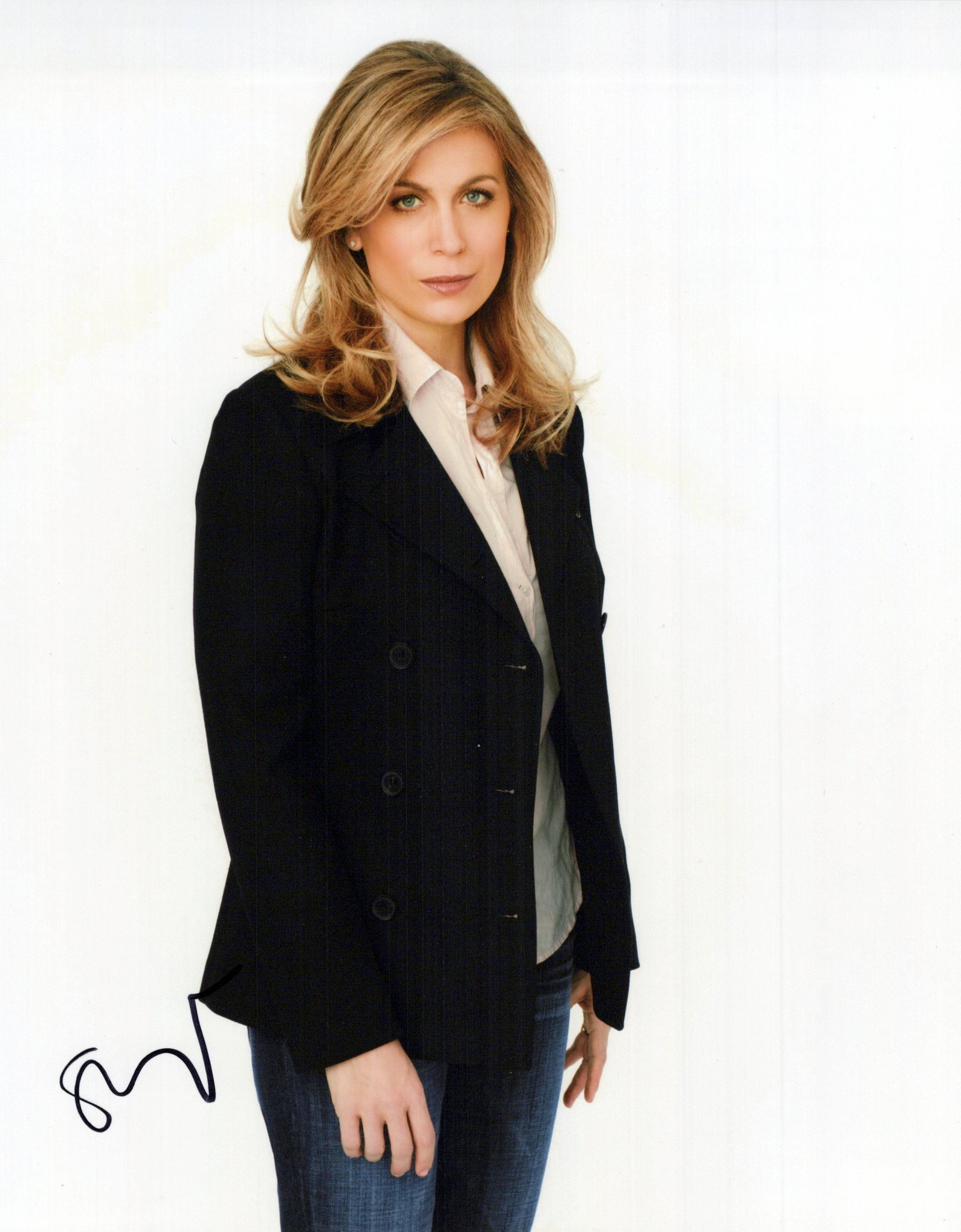 Sonya Walger LOST / FORALL MANKIND In Person Signed Photo: Photo size is 8x10. Sonya Walger in person signed photo. Sonya walger has done such TV and movies as LOST, FOR ALL MANKIND, and COMMON LAW