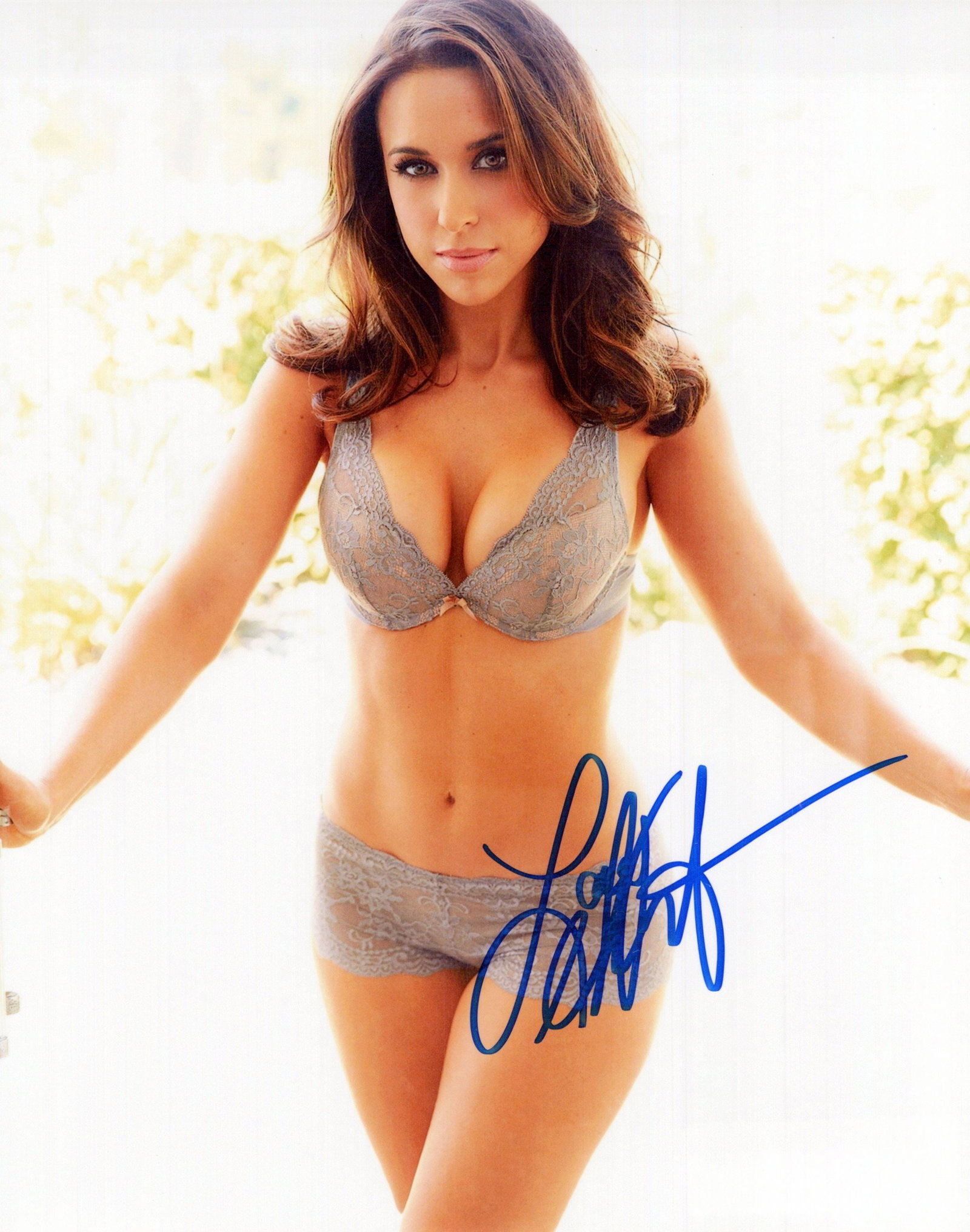 Lacey Chabert SEXY In Person Signed Photo: Photo size is 8x10. Lacey Chabert in person signed autographed photo. Lacey Chabert has done such TV and movies as MEAN GIRLS, LOST IN SPACE, and YOUNG JUSTICE.