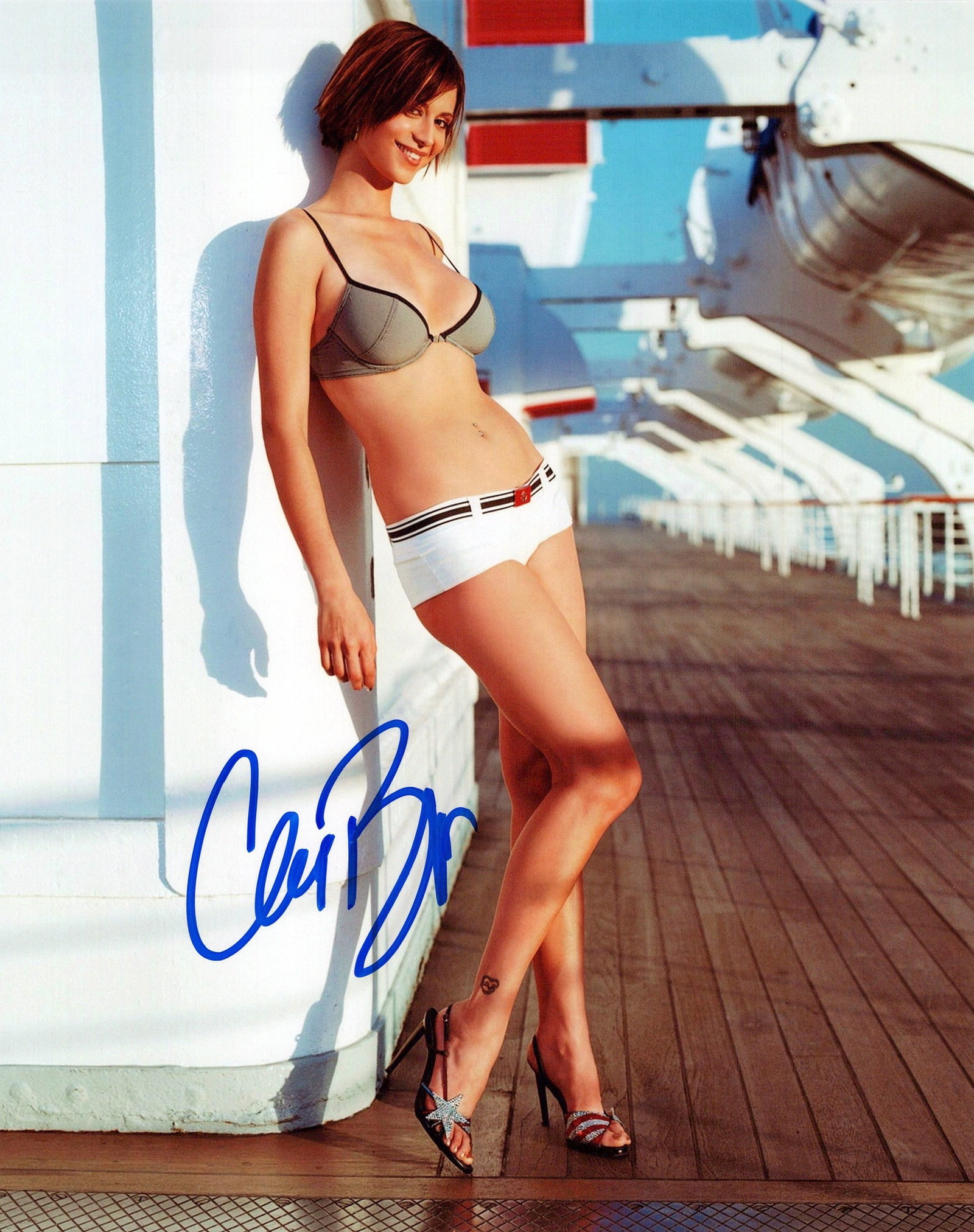 Catherine Bell SEXY In Person Signed Photo: Photo size is 8x10. Catherine Bell in person signed autographed photo. Catherine Bell has done such TV and movies as JAG, THE GOOD WITCH, and BRUCE ALMIGHTY