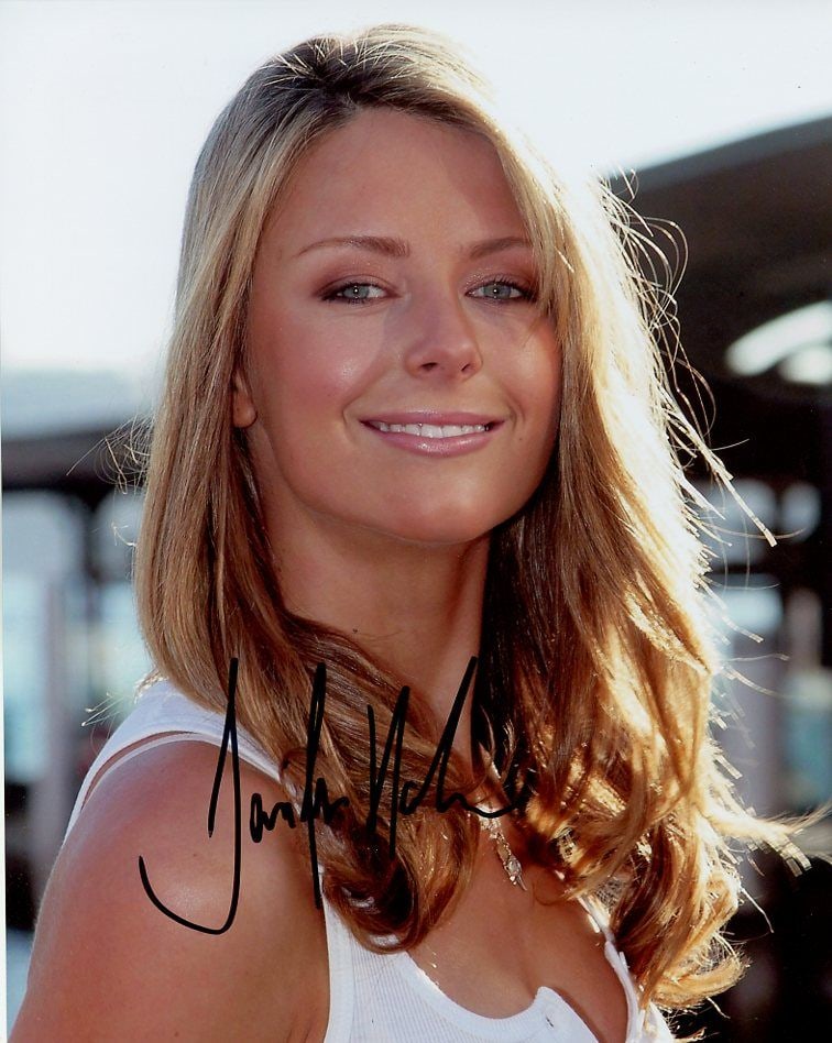 Jennifer Hawkins Ms. UNIVERSE In Person Signed Photo: Photo size is 8x10. Jennifer Hawkins in person signed autographed photo. Jennifer Hawkins is an Australian model, television presenter and beauty queen best known for being crowned Miss Universe Austr