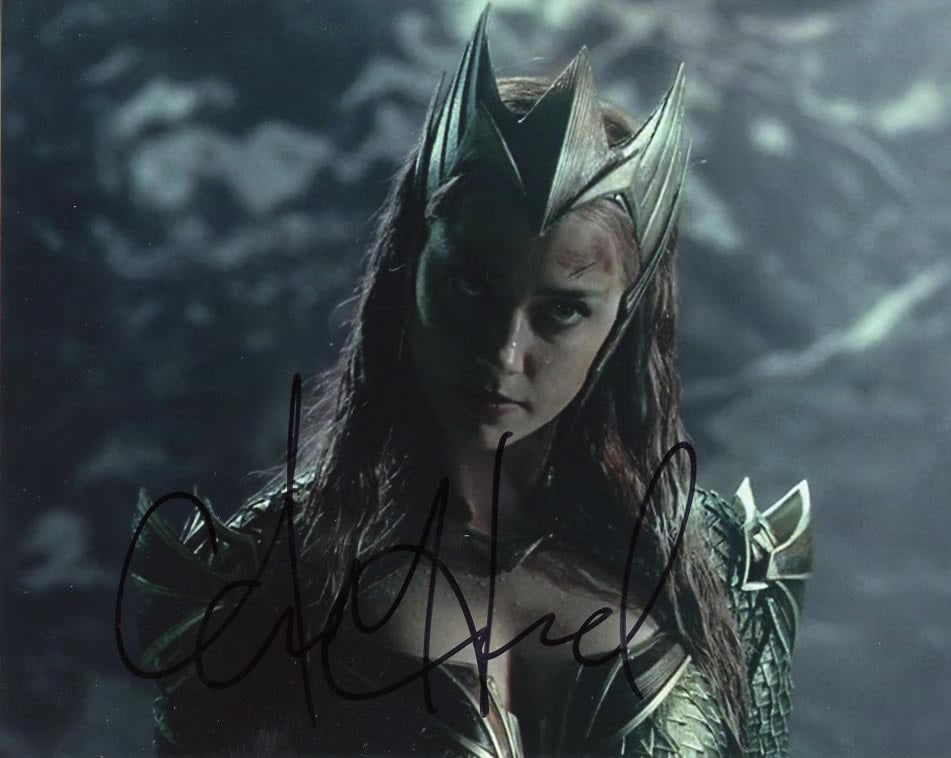 Amber Heard AQUAMAN In Person Signed Photo: Photo size is 8x10. Amber Heard in person signed autographed photo from the movie AQUAMAN. Amber Heard as the character Mera.