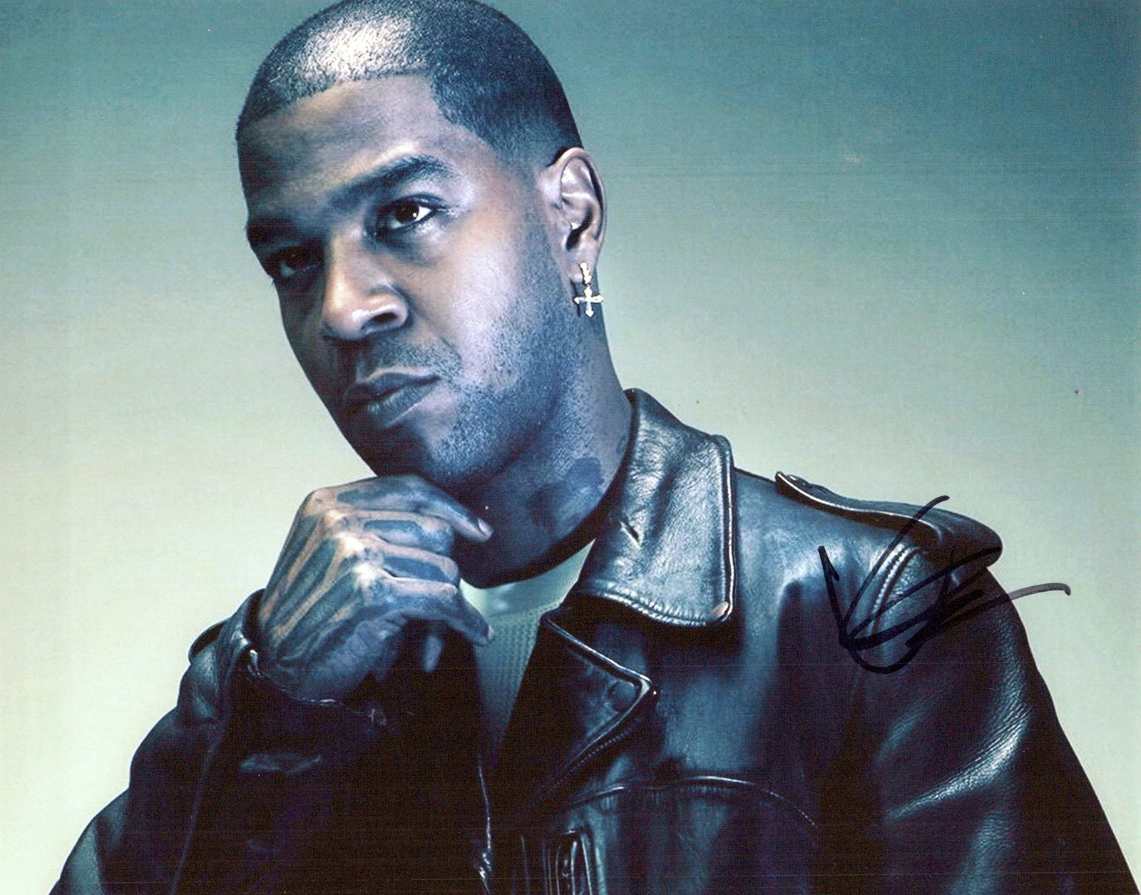 Kid Cudi (Scott Mescudi) RAPPER In Person Signed Photo: Photo size is 8x10. Kid Cudi (Scott Mescudi) in person signed photo. Grammy Award-Winning artist known for influential albums like Man on the Moon: The End of Day and hit songs like "Day 'N' Nite". Sc