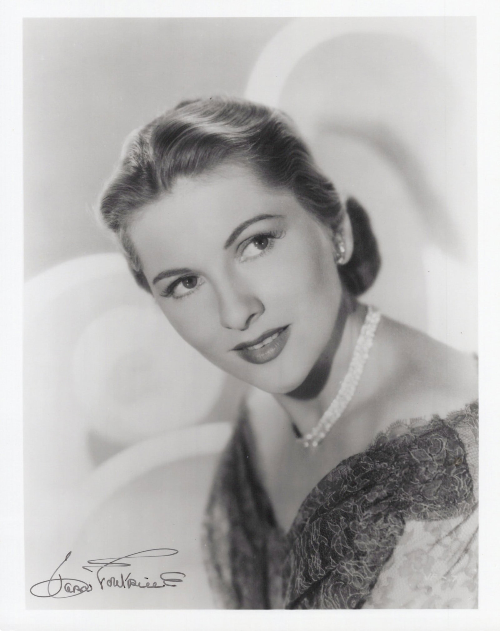 Joan Fontaine (1917-2013) SUSPICION / REBECCA In Person Signed Photo: Photo size is 8x10. Joan Fontaine (1917-2013) in person signed photo. Joan Fontaine has done such movies as SUSPICION, REBECCA, and IVY