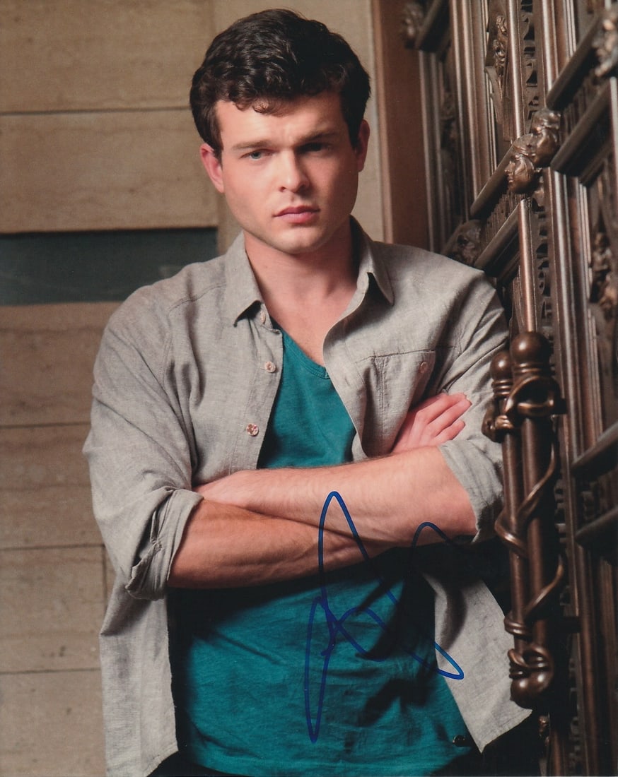 Alden Ehrenreich BEAUTIFUL CREATURES In Person Signed Photo: Photo size is 8x10. Alden Ehrenreich in person signed photo from the movie BEAUTIFUL CREATURES. Alden Ehrenreich as the character Ethan Wate