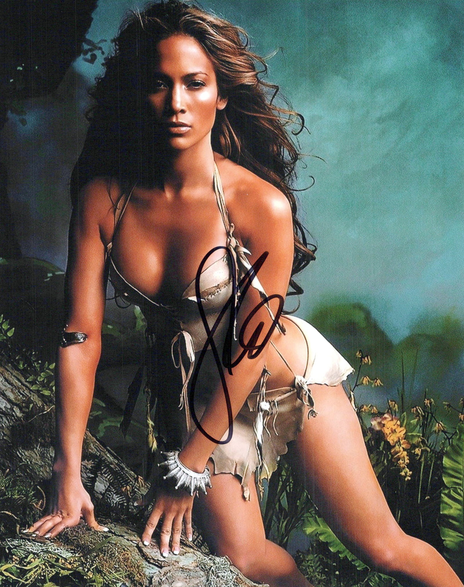Jennifer Lopez STUNNING / SEXY In Person Signed Photo: Photo size is 8x10. Jennifer Lopez sexy in person signed autographed photo. Jennifer Lopez has been in such movies as THE CELL, MAID IN MANHATTAN, SHADES OF BLUE