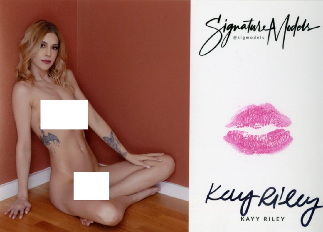 Kayy Riley LIP PRINT KISS CARD In Person Signed Photo: Photo size is 5x7. PRIVATE SIGNING. Kayy Riley in person signed photo and kiss card. Kayy Riley is a popular Glamour model. 5x7 Color In Person Signeded very sexy portrait. She added a lip print. This
