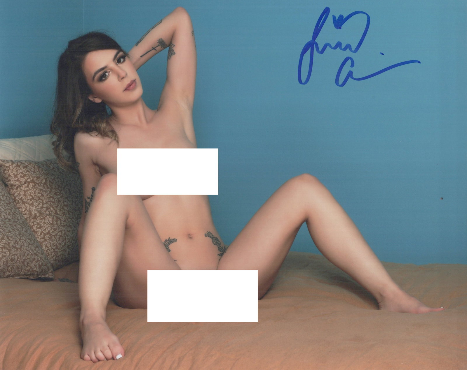 Sophia Cilauro SIGNATURE MODEL In Person Signed Photo: Photo size is 8x10. Sophia Cilauro in person signed photo. This item was signed at an exclusive signing in photo shoot on June 9, 2022