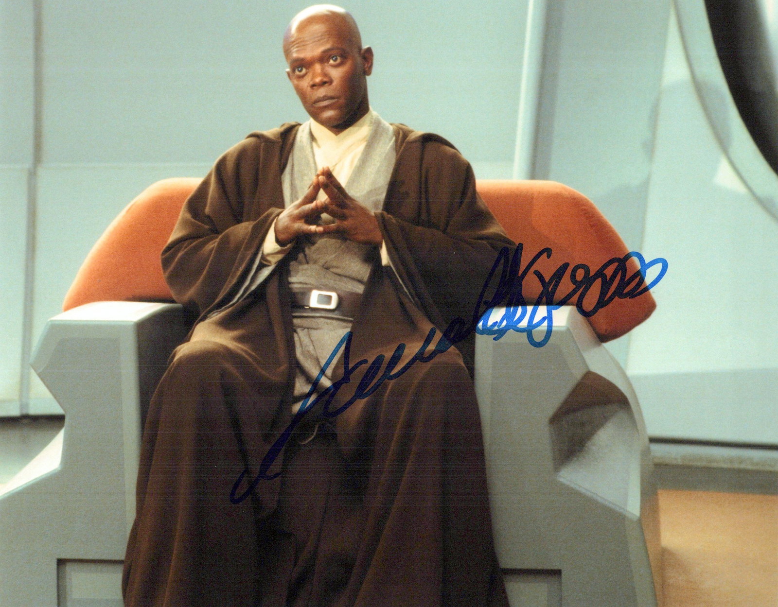 Samuel L Jackson STAR WARS In Person Signed Photo: Photo size is 8x10. Samuel L Jackson in person signed photo from the movie STAR WARS REVENGE OF THE SITH. Samuel L Jackson as the character Mace Whindu