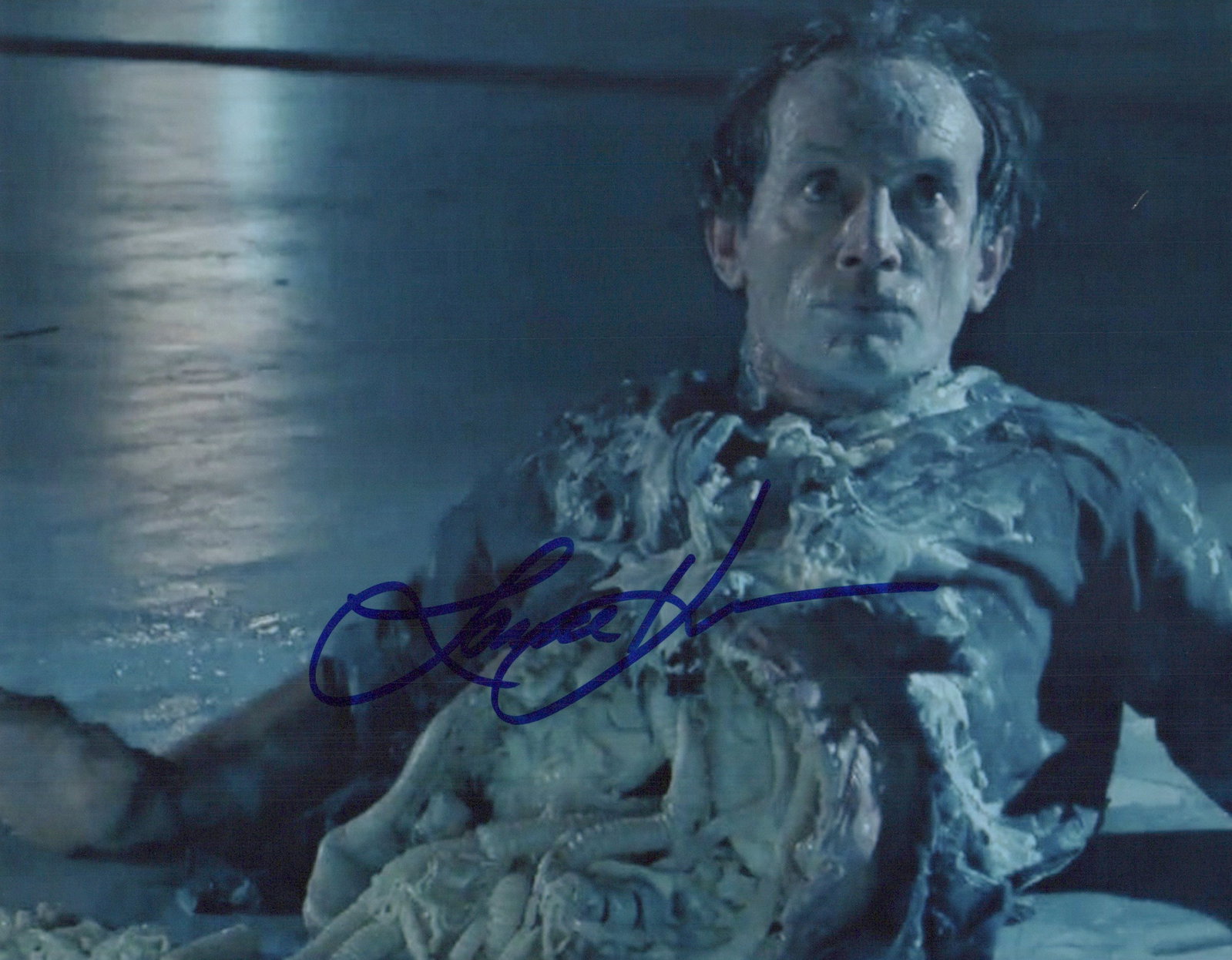 Lance Hendrickson ALIENS In Person Signed Photo: Photo size is 8x10. Lance Hendrickson in person signed photo from the movie ALIENS. Lance Hendrickson as the character Bishop.