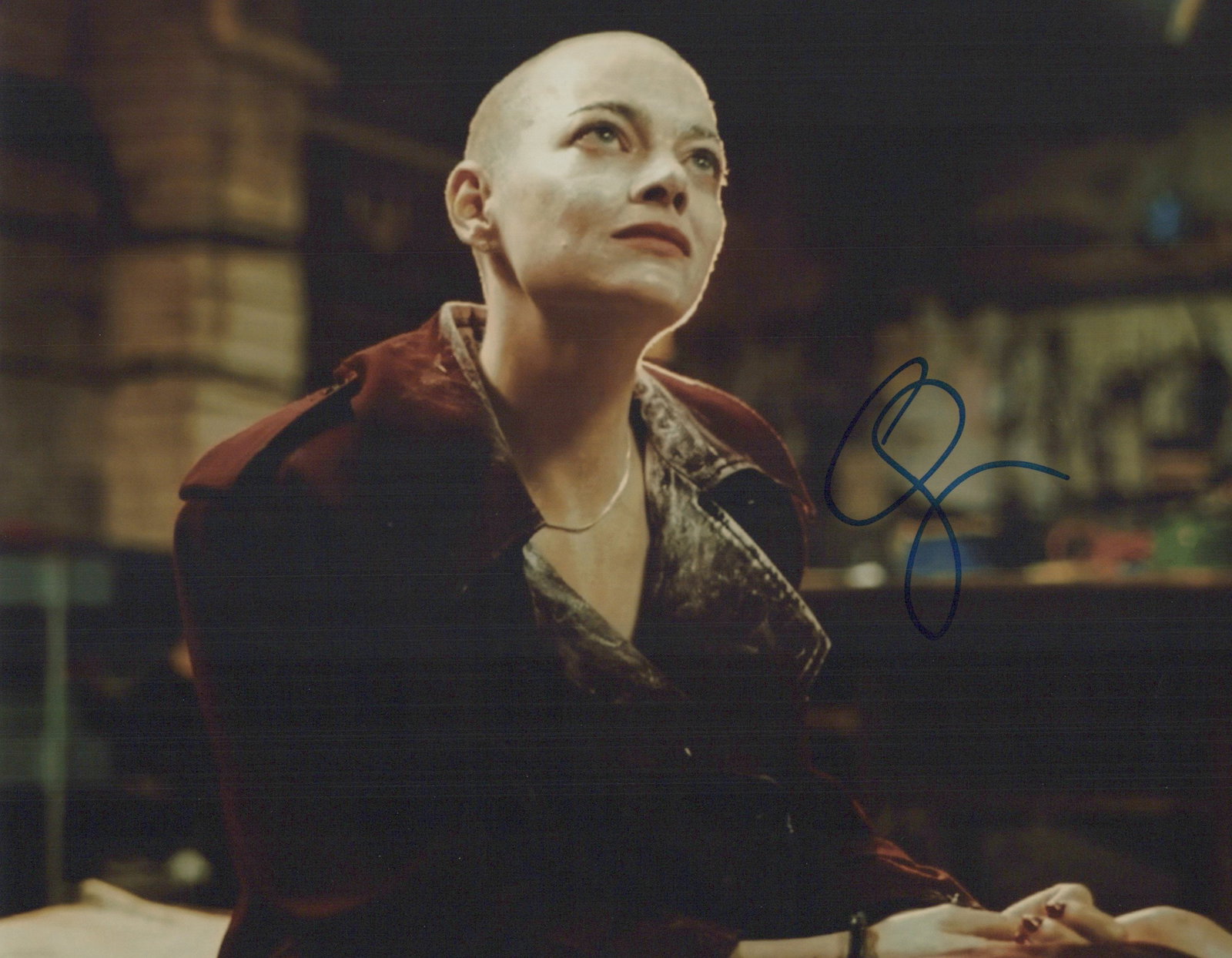 Emma Stone BUGONIA In Person Signed Photo: Photo size is 8x10. Emma Stone in person signed photo from the movie BUGONIA. Emma Stone as the character Michelle Fuller,