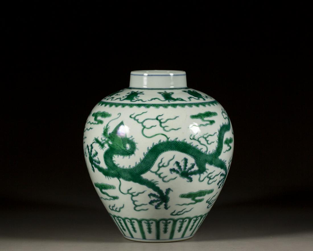 A CHINESE OVERGLAZED DRAGON JAR, QING DYNASTY (1 of 9)