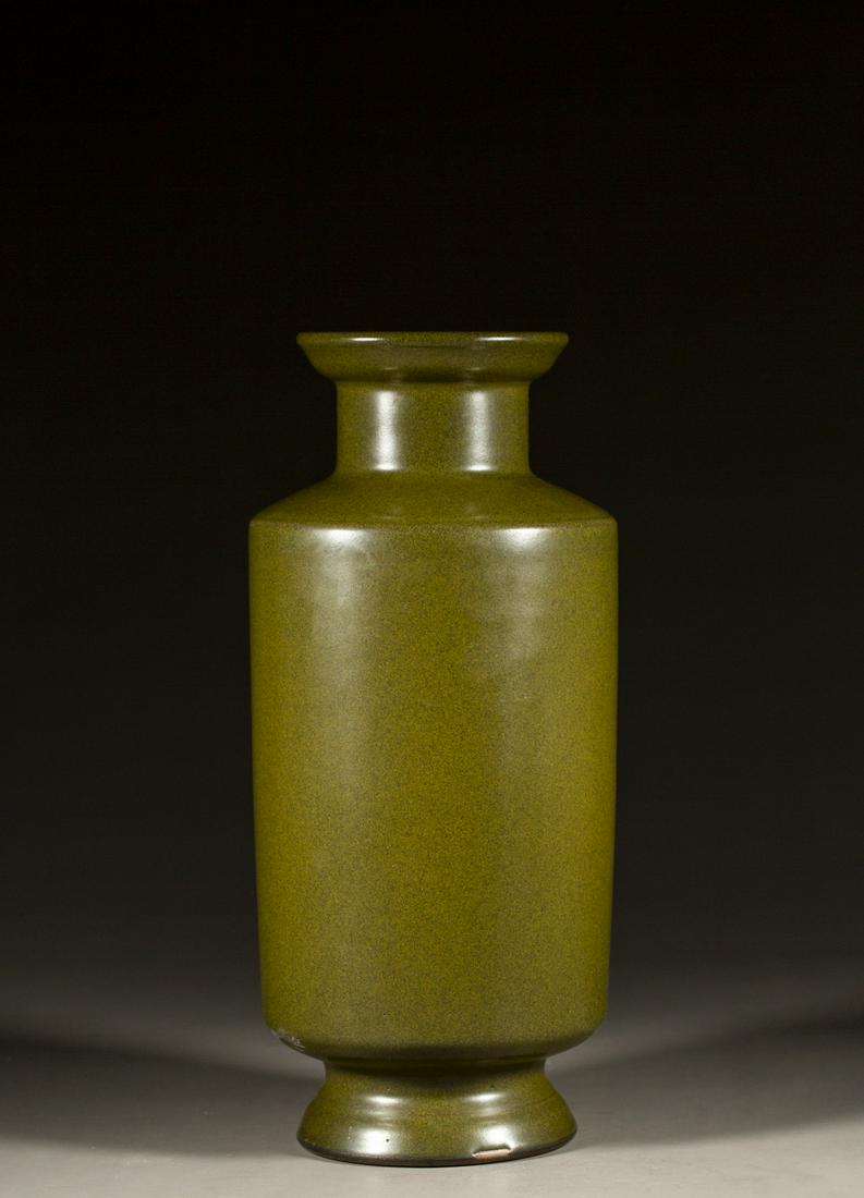 A CHINESE TEA DUST GLAZED VASE, QING DYNASTY (1 of 6)