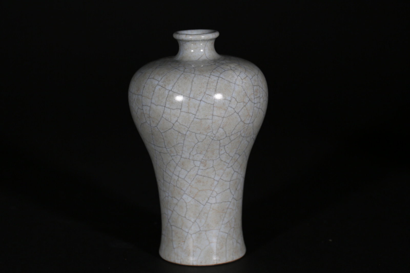 A CHINESE GE TYPE MEIPING, VASE, QING DYNASTY (1 of 7)