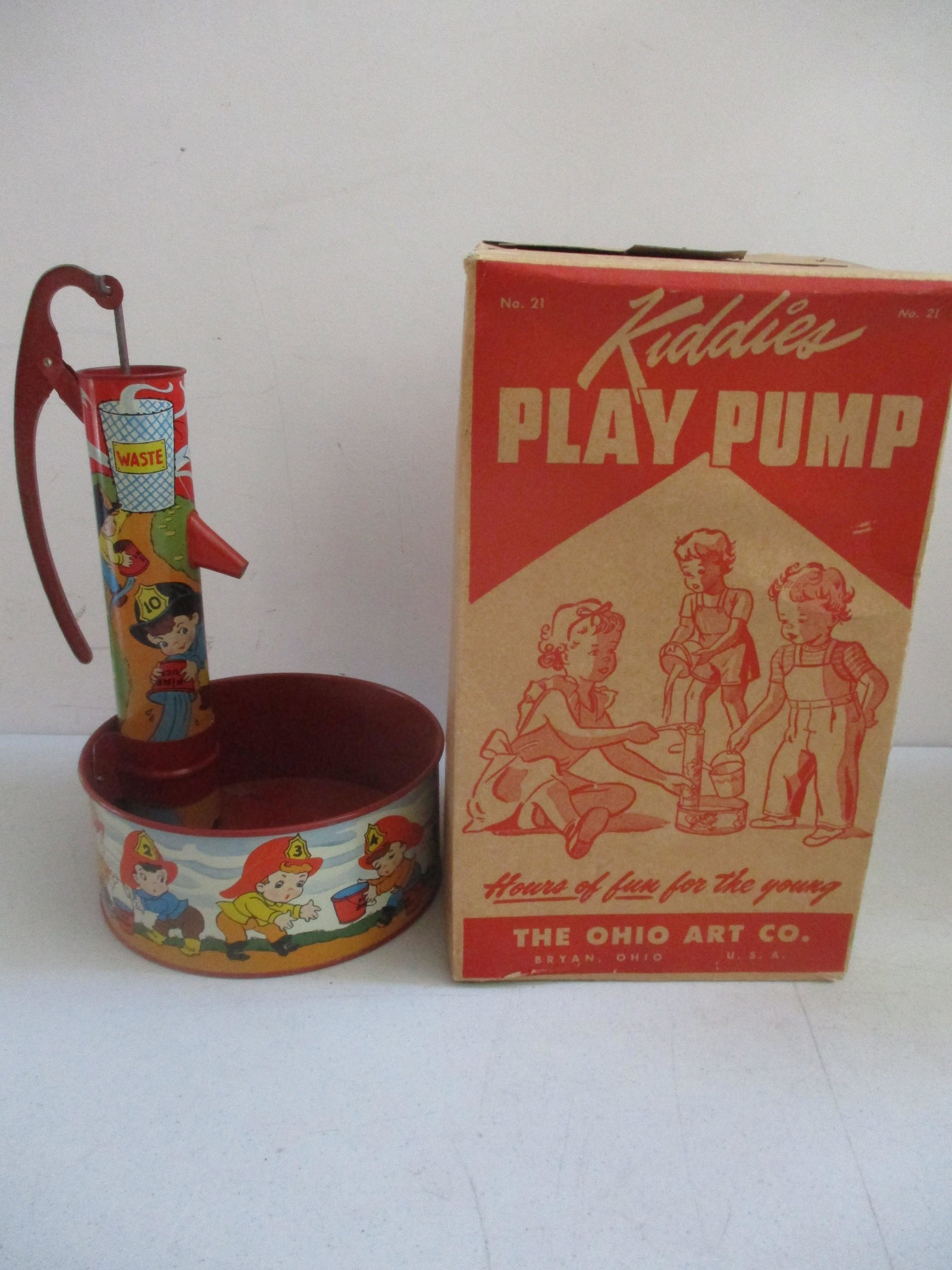 Ohio Art Tin Litho Kiddie Play Pump with Box: Ohio Art Tin Litho Kiddie Play Pump with Box
