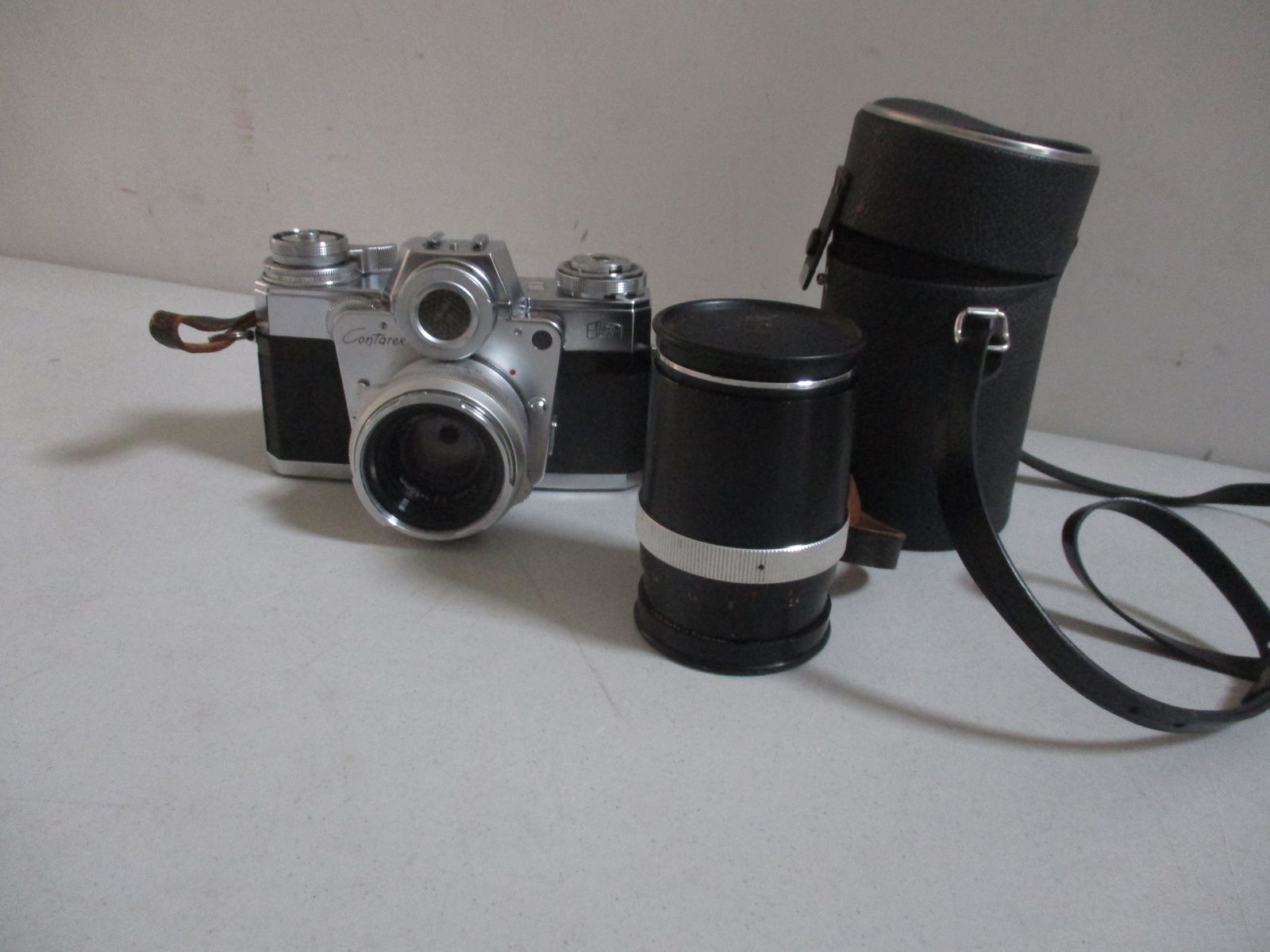 Zeiss Ikon Contarex Camera with Addition Lens (1 of 8)