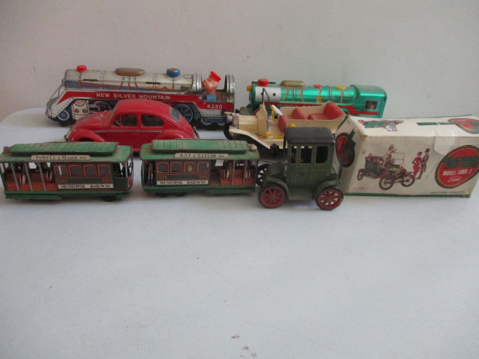 Battery operated trains and other toys (1 of 8)