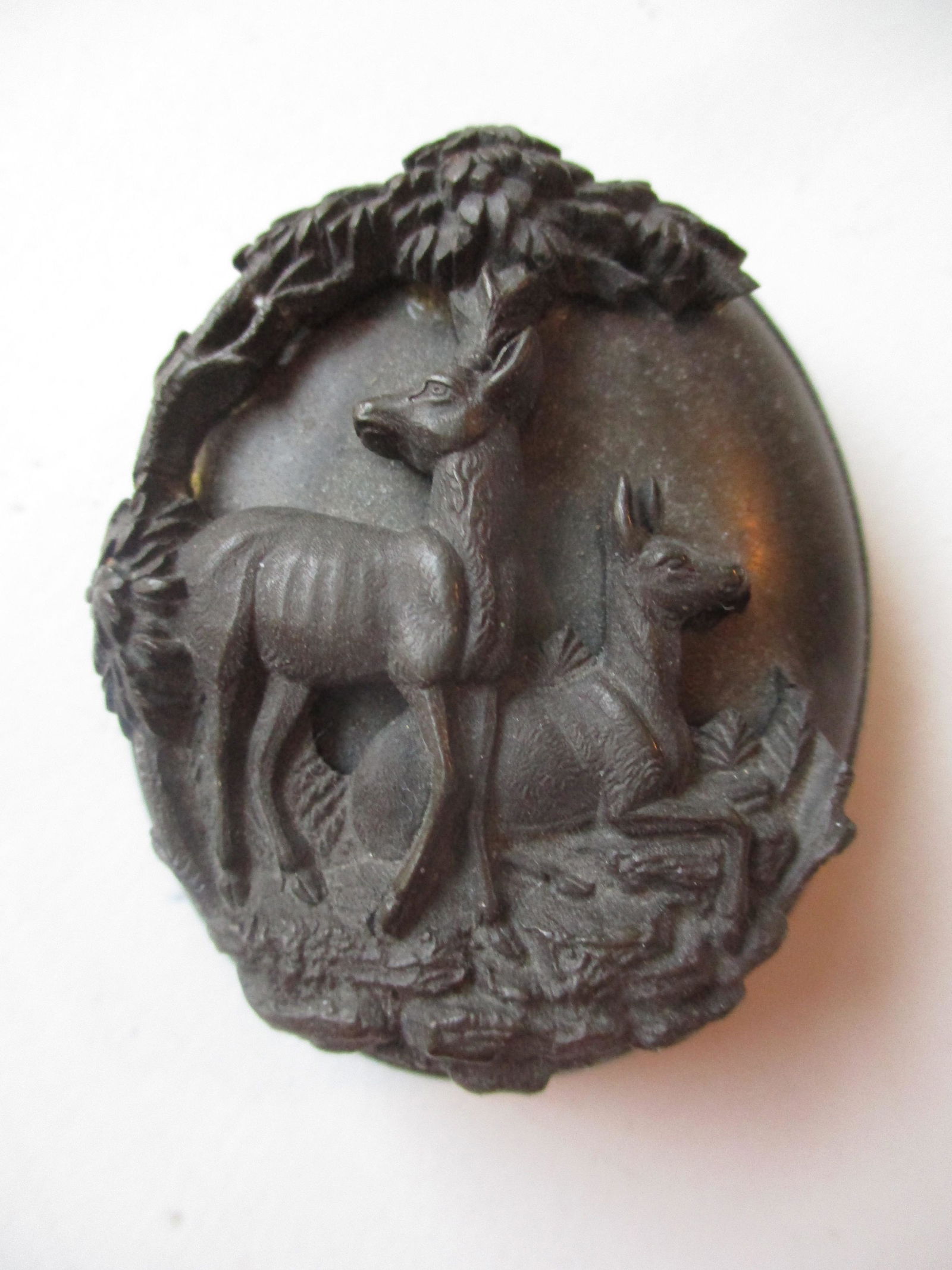 Gutta Percha Oval Photograph Case with Embossed Deer (1 of 6)