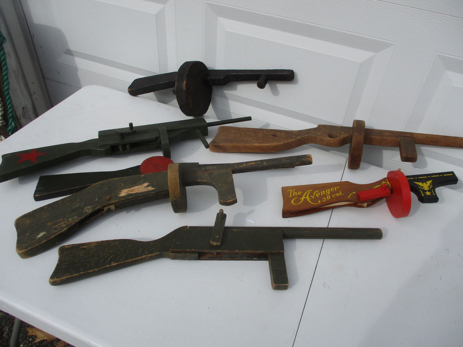 7 Folk Art and Toy Wooden Automatic Rifles (1 of 9)