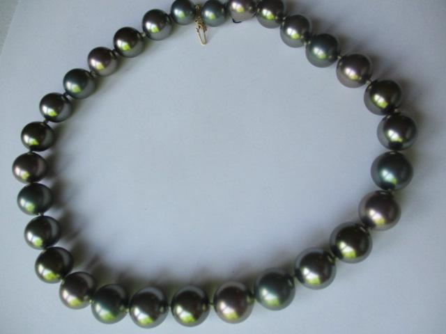 18" Tahitian Pearl Strand Peacock: See Photos for Condition