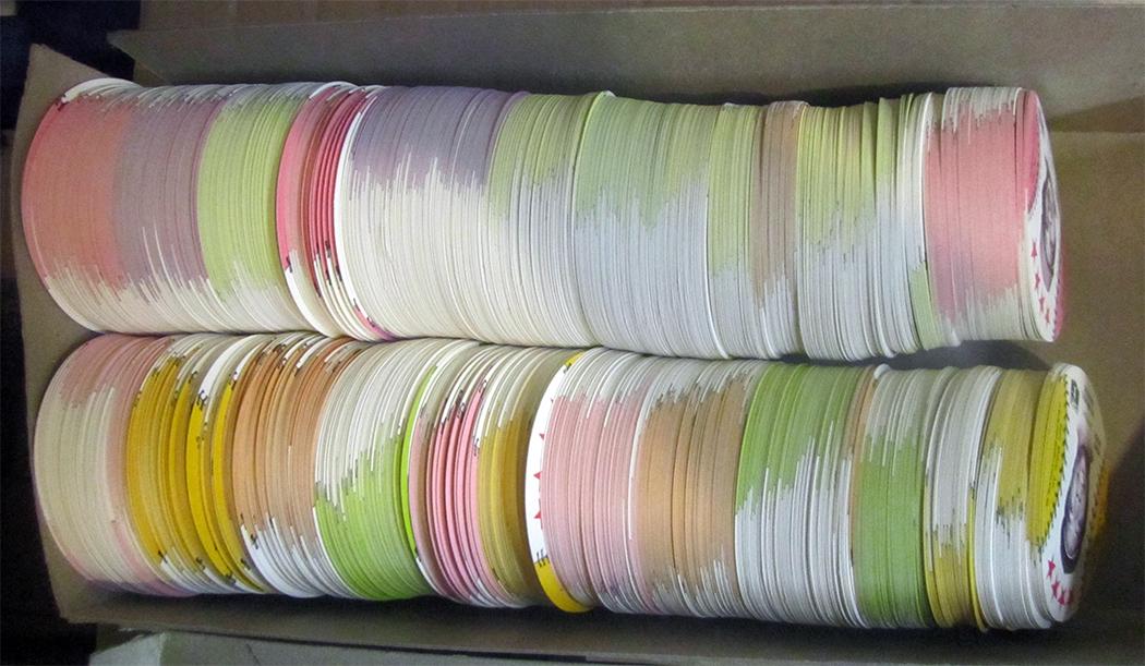 1976 Isaly Baseball Discs Vending Box: Incredible find and great breakdown value. These are mostly Nrmt/Mt cards in their original box. Includes 400+ Commons along with the following stars with quantity in ( ): Aaron (64), Morgan (44), Mun