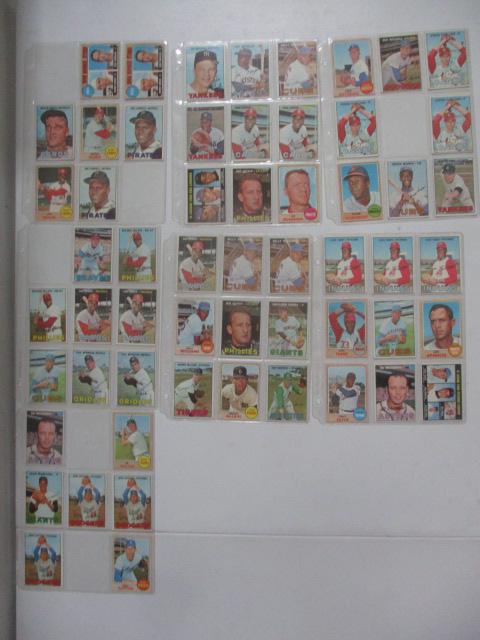 2 1968 Johnny Bench Rookie Cards, 2 1967 Roberto (1 of 18)