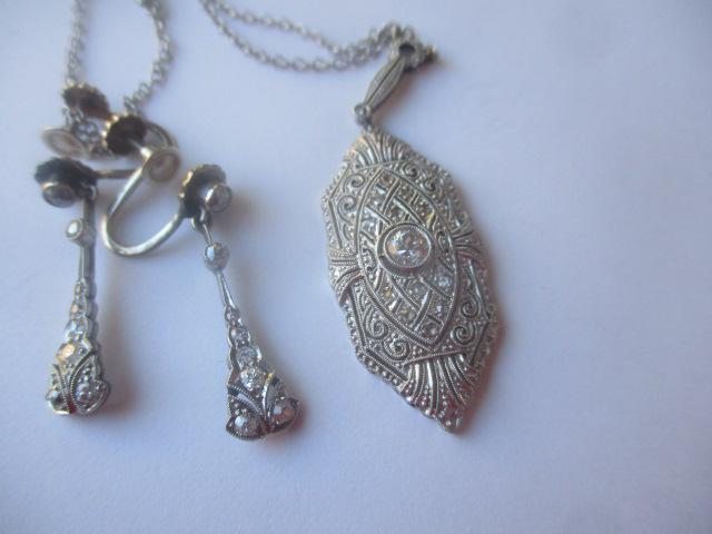 585 14K WG Diamond Pendant & Earrings .60 TW (1 of 4)