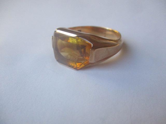 10K Gold & Gemstone Men's Ring: Size 10 - Appr. 7 Grams with Stones. See photos for condition and details.