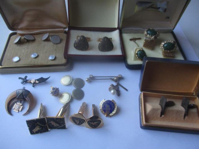 Cuffs Links, Tie Tacks Sets & Other Men's Jewelry (1 of 8)