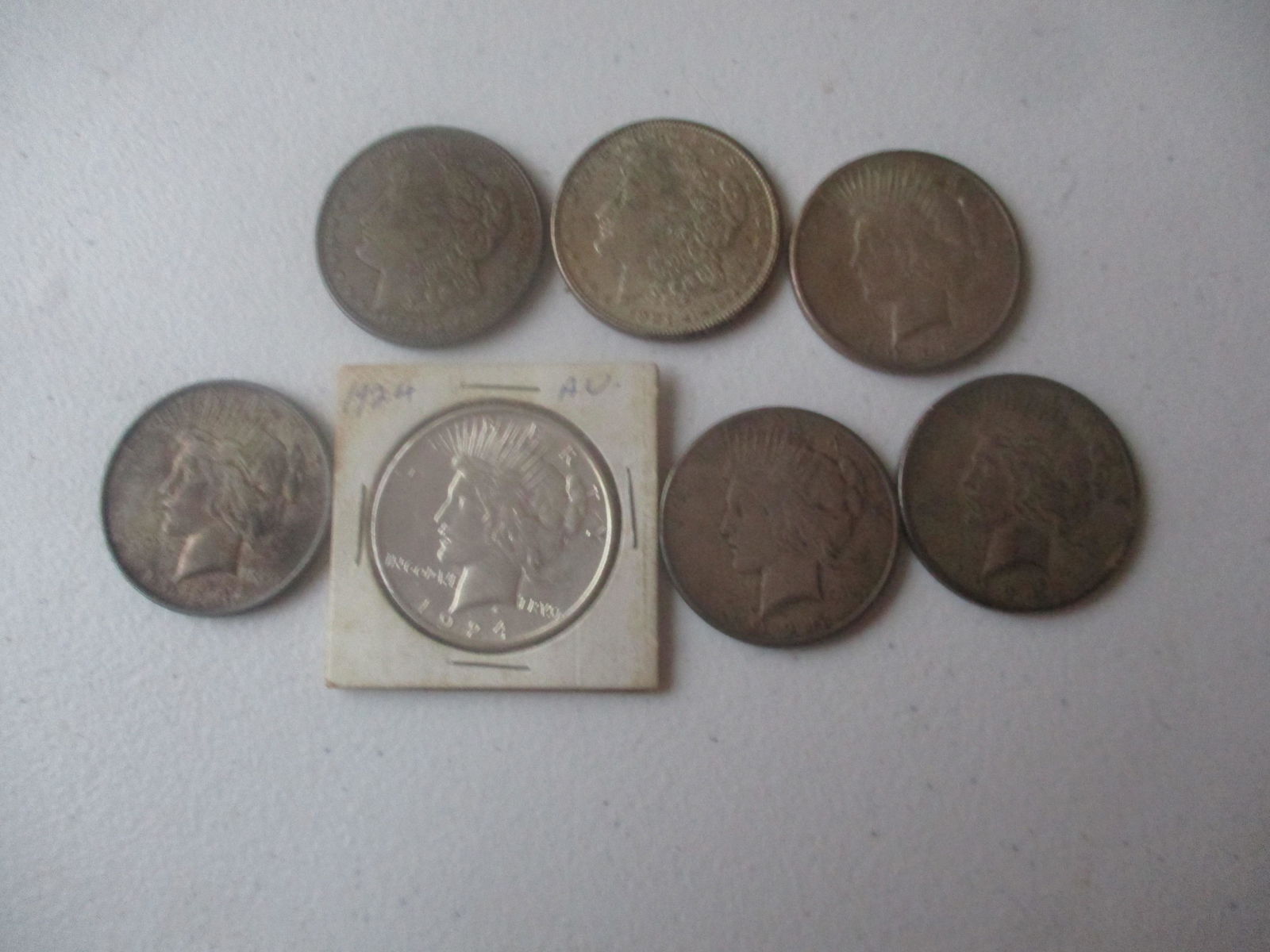 5 Silver Peace Dollars and 2 Morgan Dollars (1 of 6)