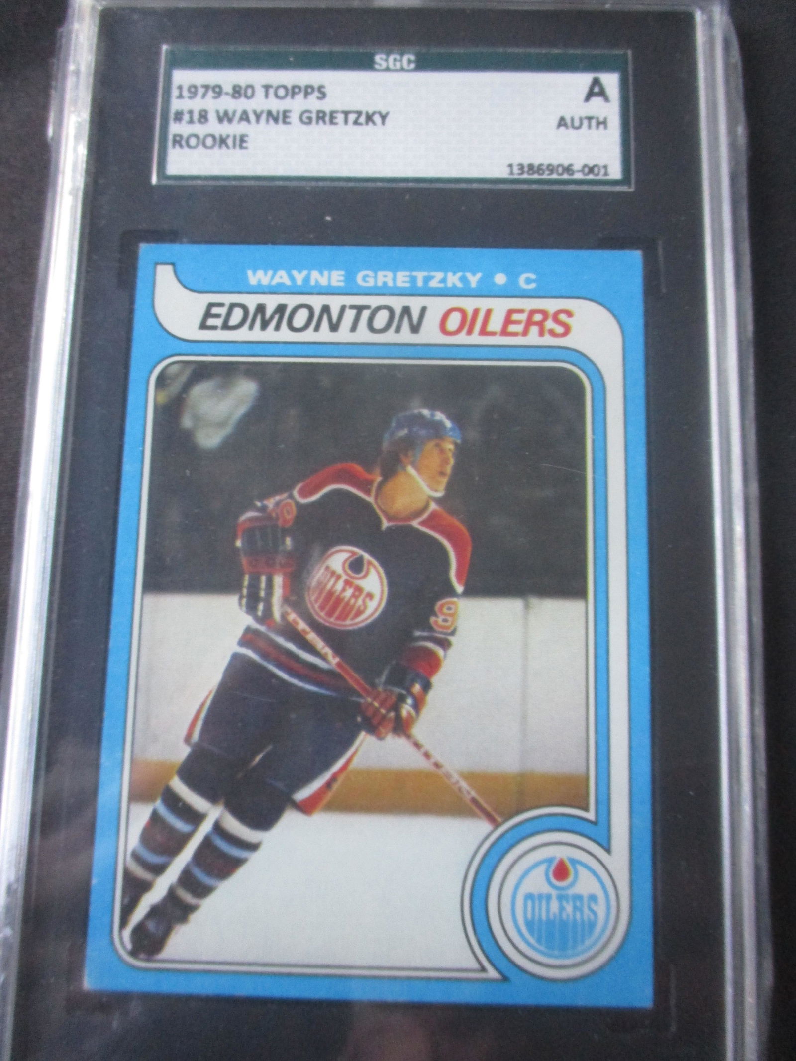 Wayne Gretzky #18 Topps Rookie Card (1 of 8)
