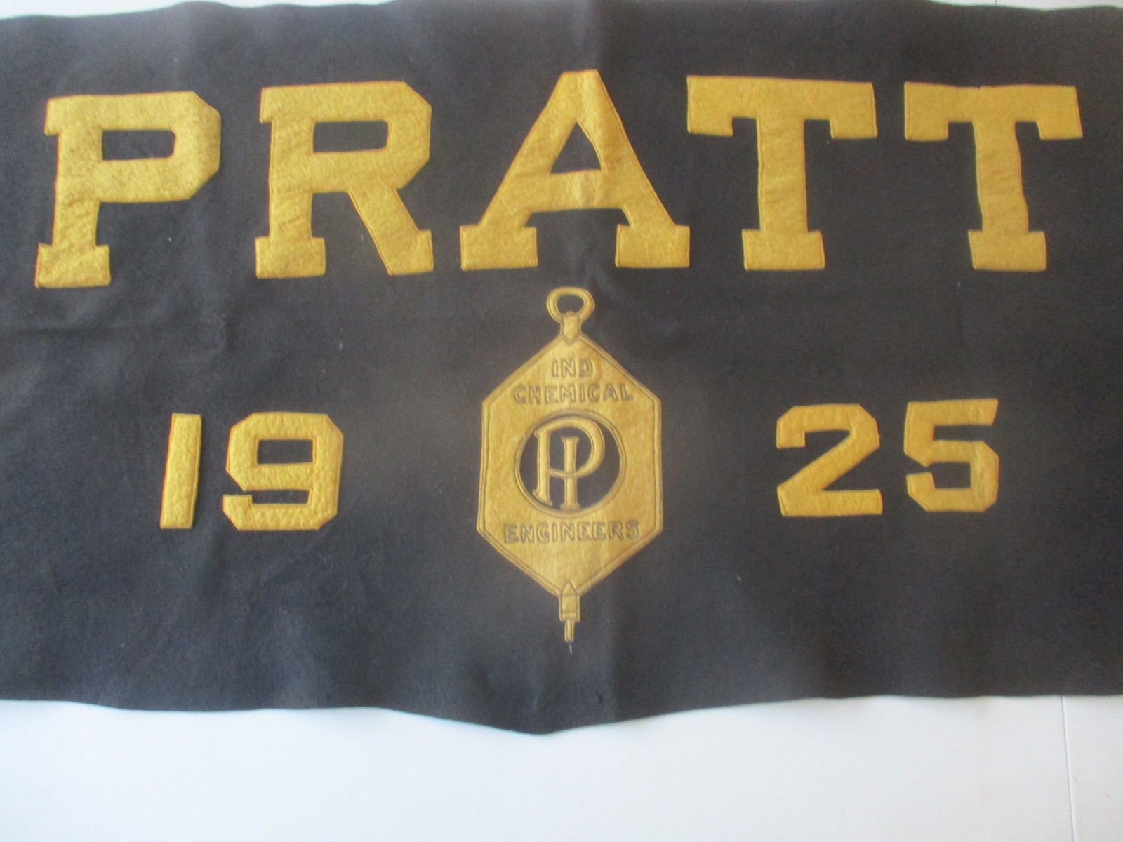 1925 Pratt Ind. Chemical Engineers Felt Banner (1 of 6)