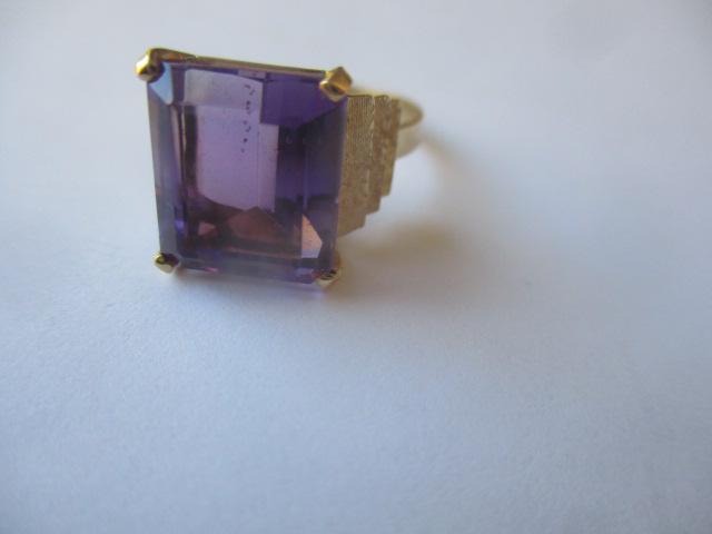 10K Amethyst Ring (1 of 2)
