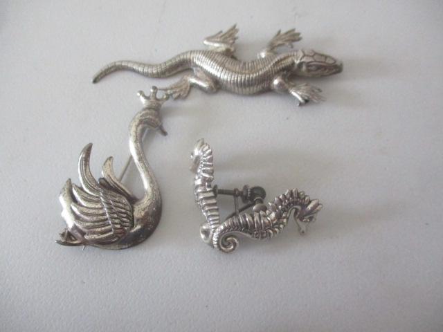 Lang Sterling Swan, Beu Sterling Lizard Pin & Sterling Seahorse Earrings (1 of 8)