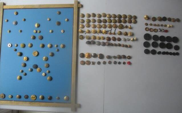 Vintage Military & Other Buttons (1 of 20)