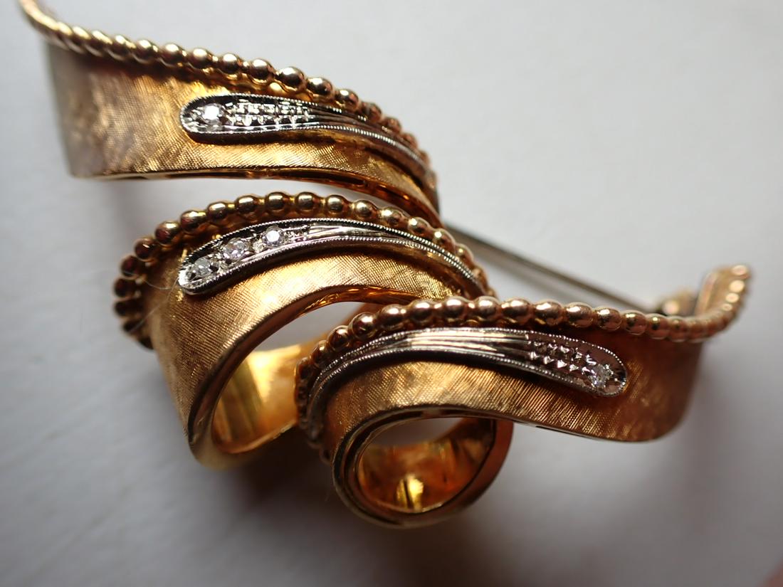 18K 750  Gold Victorian Brooch with Diamonds (1 of 5)