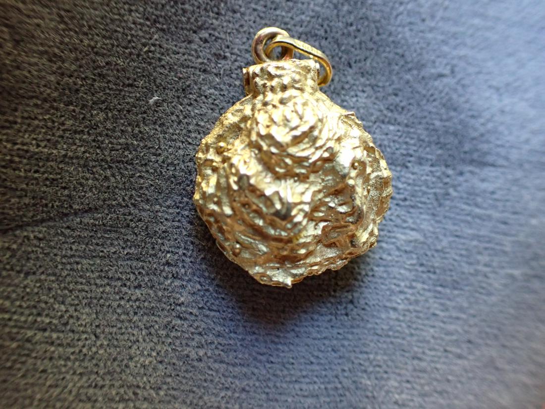 18K Gold Clam Shell Charm with Pearl Inside (1 of 4)