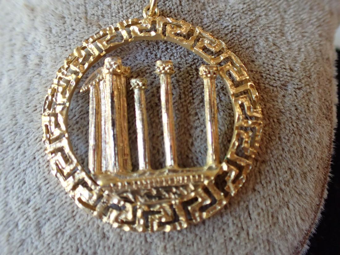 22K Gold Greek 1 1/2" Diameter Round Charm: Appr. 7 Grams. Please see photos for details and condition.