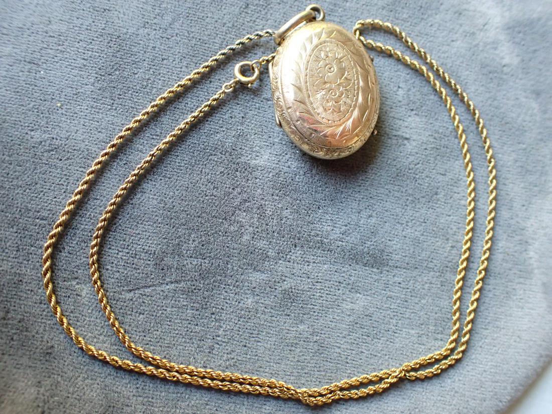 14K Locket & Chain (1 of 5)