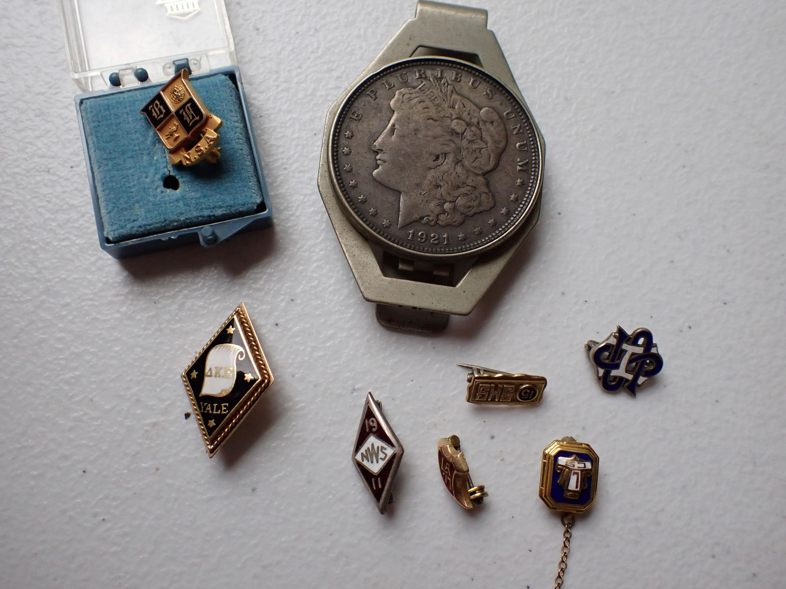 Delta Kappa Epsilon Yale  Enamel Pin, 1921 Silver Coin (1 of 7)