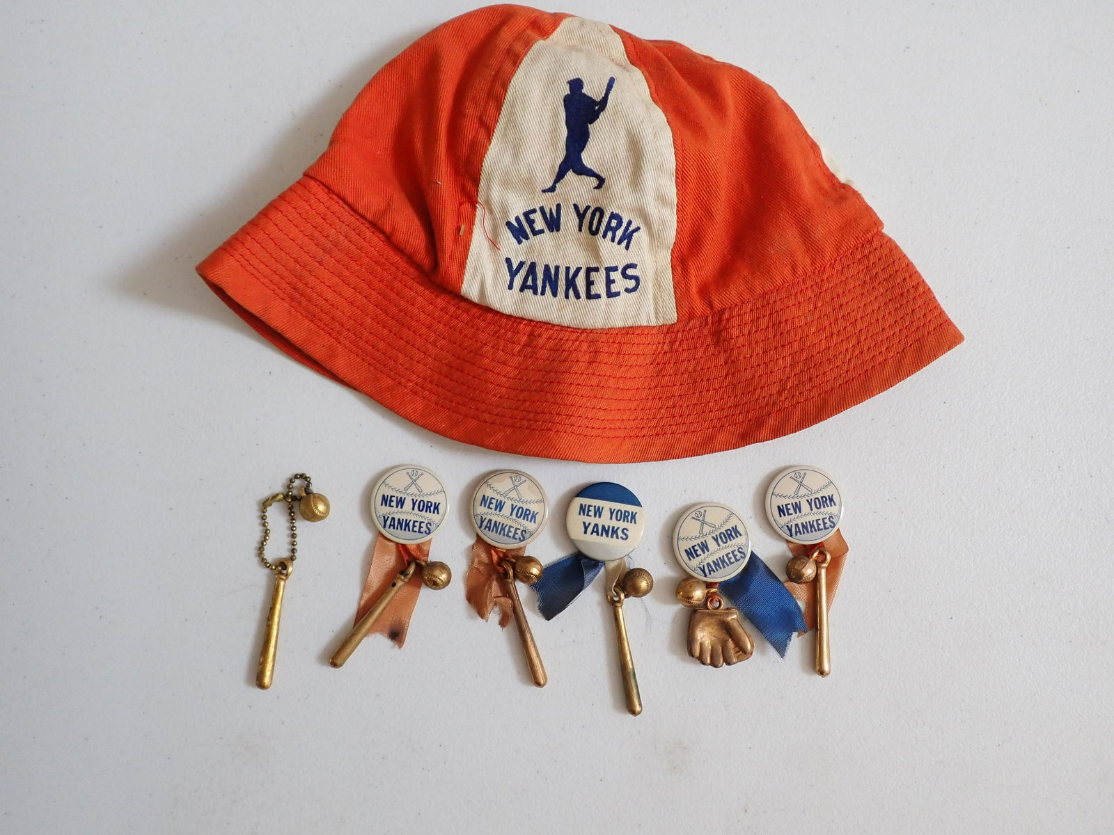 New York Yankees Pinbacks and Hat (1 of 7)