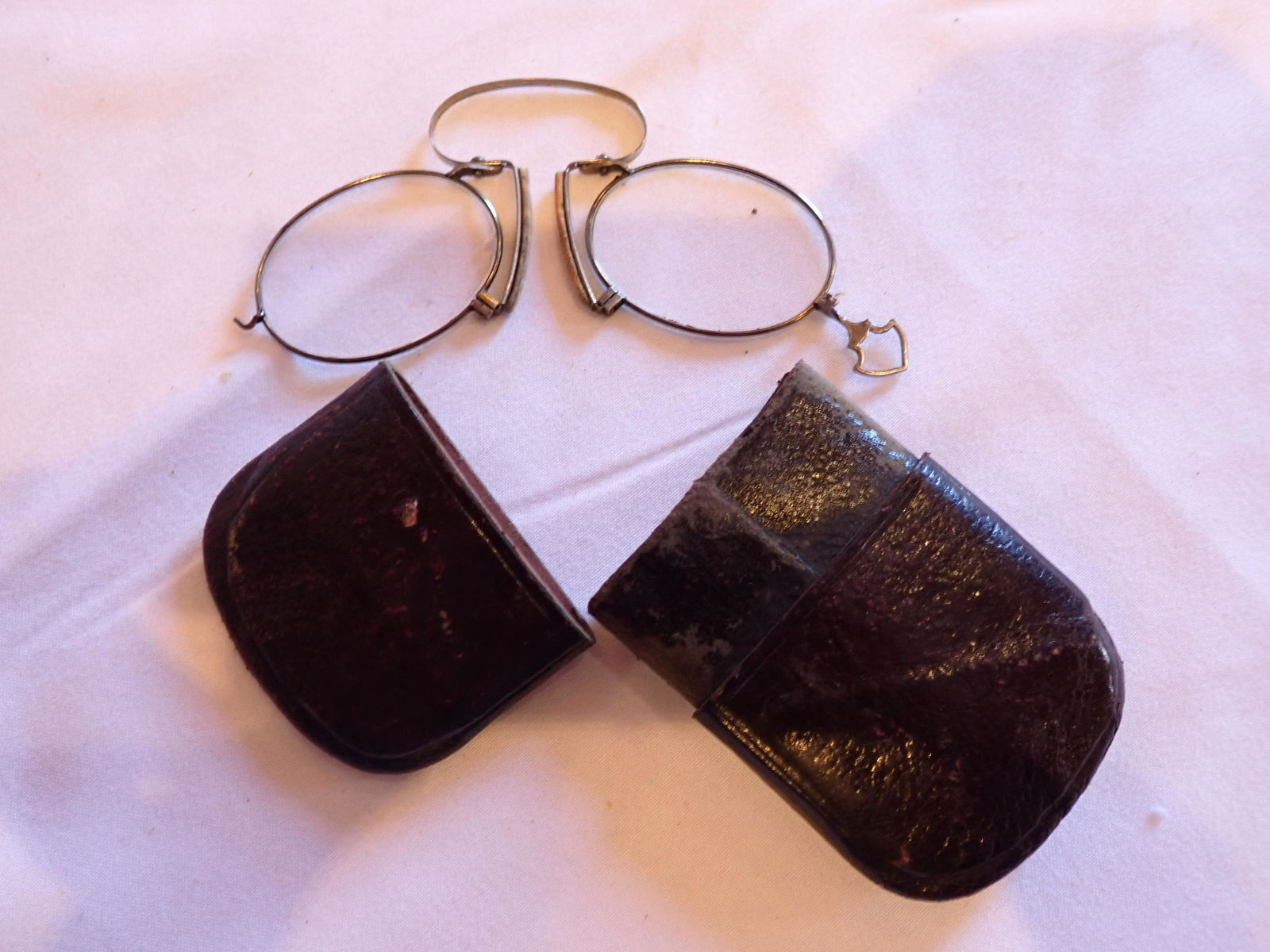 Antique Spring Bridge Pince Nex Eyeglasses Vintage Lens: With Case by Worcester Optical Co. Please see photos and come to the 2 day preview for condition.